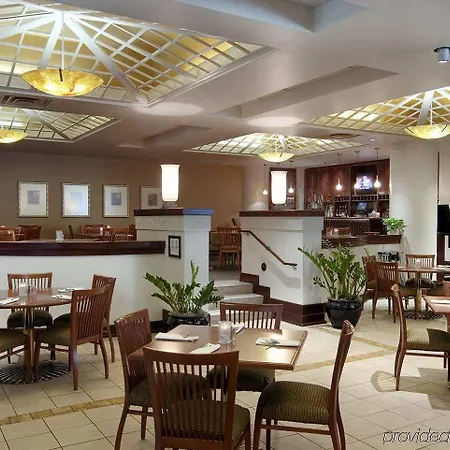 Embassy Suites By Hilton Indianapolis Downtown 